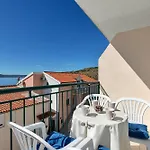 Ferdo Apartment *